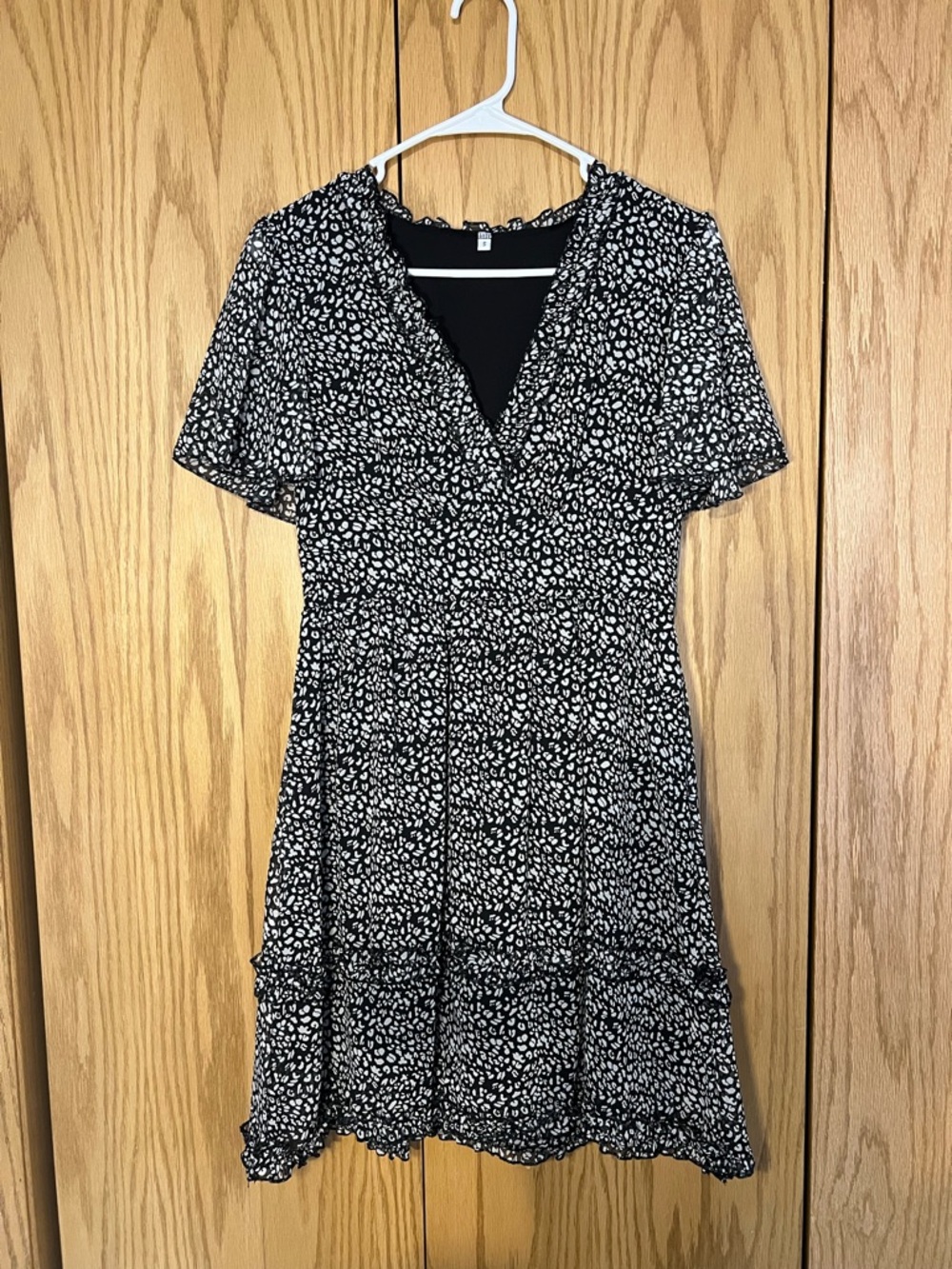 Black and White Floral V-Neck Women’s Dress